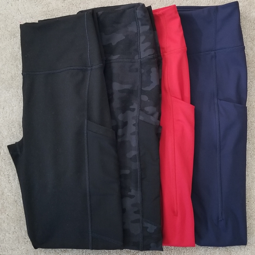 GREAT DEAL! Set of 4 Fabletics Leggings... Don't Miss Out On This Deal!